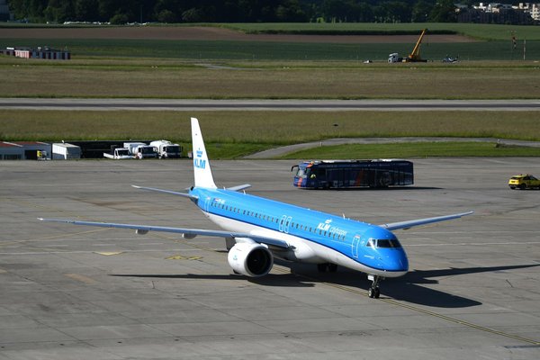 Quels sont les meilleurs itinéraires pour une randonnée dans les montagnes de la Sierra Nevada en Espagne ?